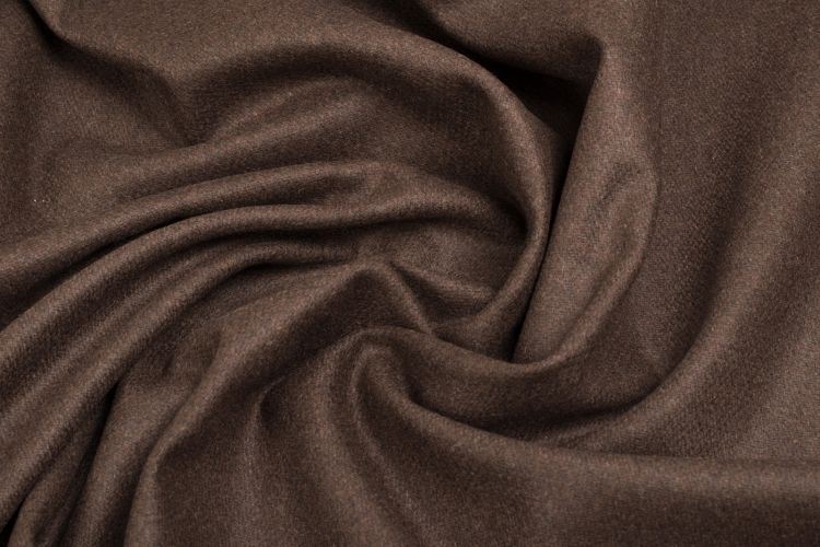 Коричневий